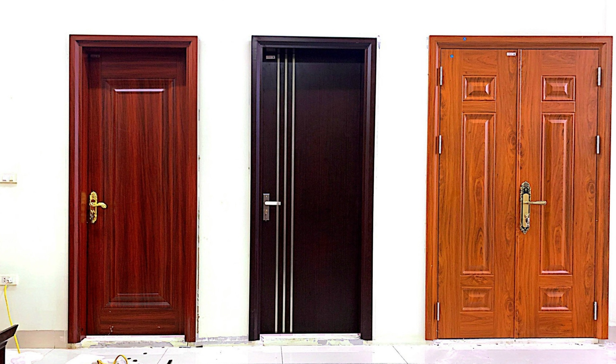 Cửa thép vân gỗ 2025 8 cửa thép vân gỗ